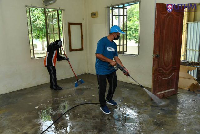 Uthm Laksana Misi Bantuan Banjir Selangor Berita Uthm