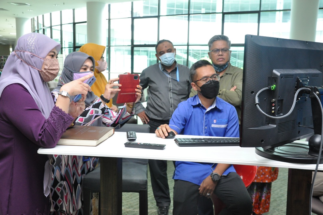 Perpustakaan Tunku Tun Aminah Uthm Raih Saguhati Pertandingan Sdg