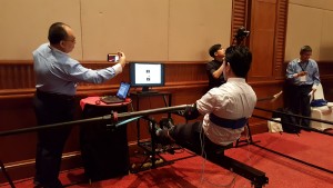 Sesi demonstrasi penggunaan simulator sukan mendayung masa-nyata  kepada pihak industri National Instrument (NI)  