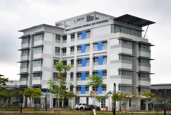 Staf TVET FPTV ke Universitas Batam dan Labtech Ltd Indonesia – tingkat pengetahuan dan kemahiran