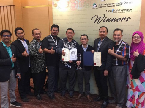 UTHM Take 10 Medals at the Malaysia Technology Expo 2017 – Wins the Award Best of the Best