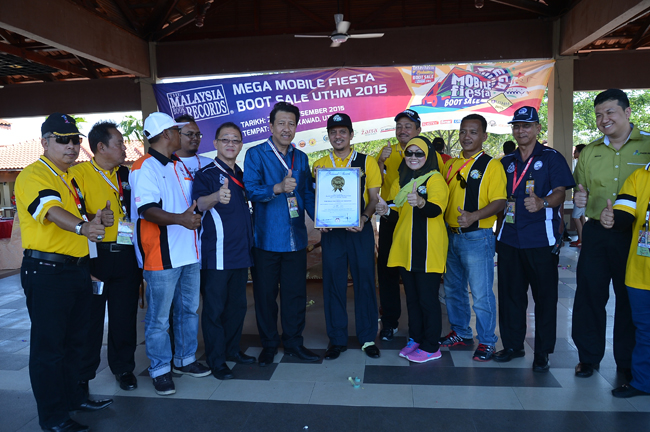 Mega Mobile Fiesta Boot Sales UTHM 2015 Create Record in The Malaysia Book of Records