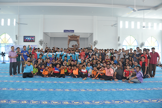 UTHM Spread Religious Knowledge – Intertwine Fellowship With Mosque