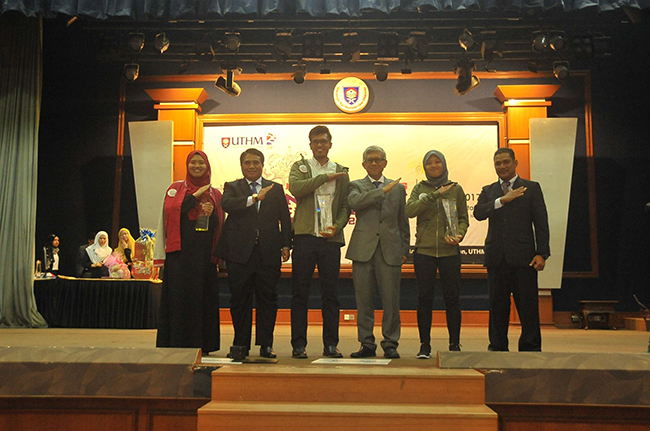 Majlis Anugerah Kecemerlangan Sukan UTHM 2015/2016