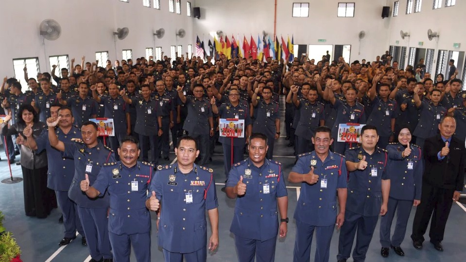 Johor perintis program Kor Siswa Bomba