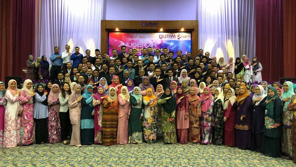467 staf terima anugerah di Majlis Anugerah Perkhidmatan Cemerlang 2017