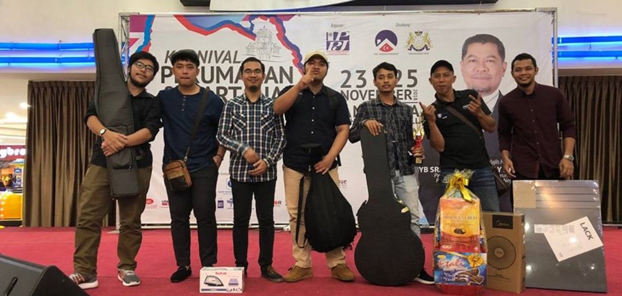 Kumpulan Busking UTHM juarai Pertandingan Akustik Karnival ...