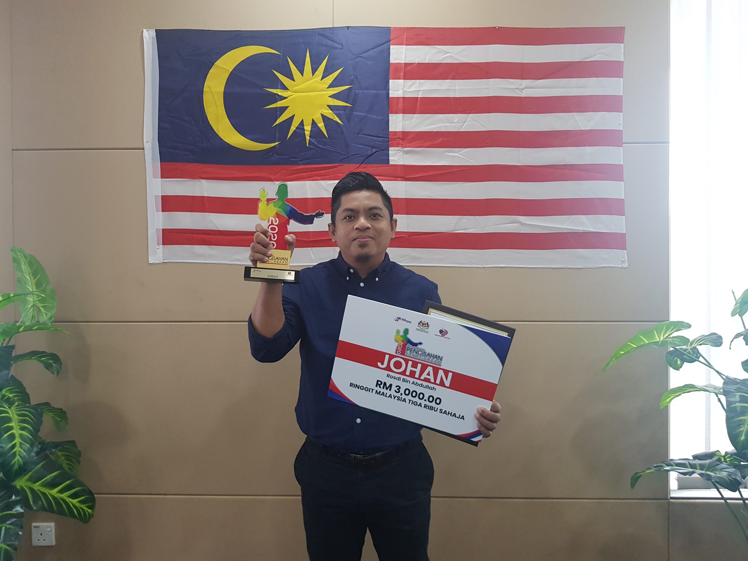 Staf UTHM wakili Johor raih gelaran juara Pertandingan Pengisahan Kenegaraan Malaysia 2020