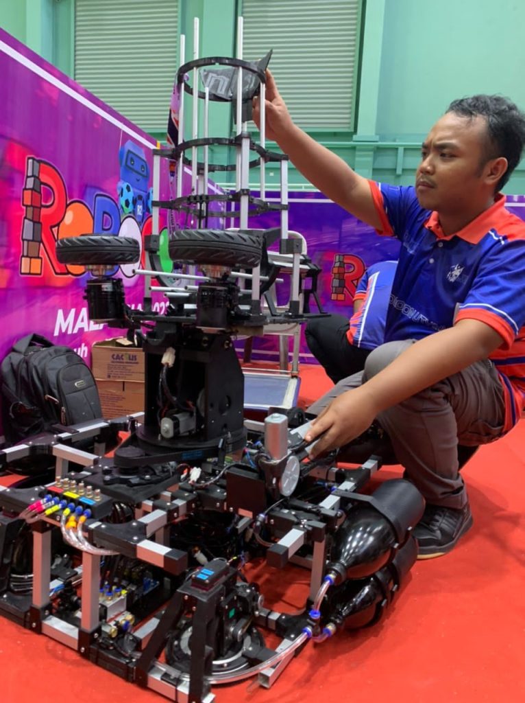 UTHM raih Anugerah Reka Bentuk Terbaik di Robocon Malaysia 2022