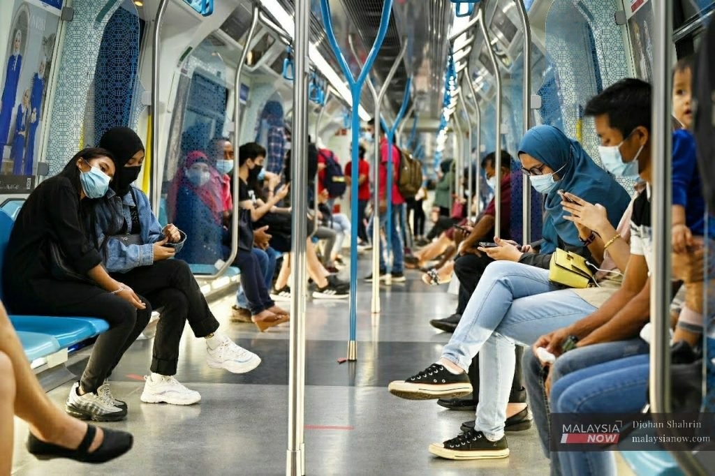 Keratan akhbar: Tambah jajaran MRT ke Rawang mampu kurangkan kesesakan trafik Lembah Klang