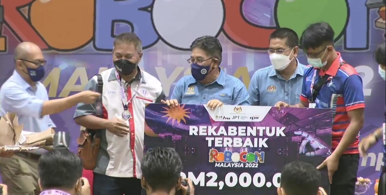 UTHM raih Anugerah Reka Bentuk Terbaik di Robocon Malaysia 2022