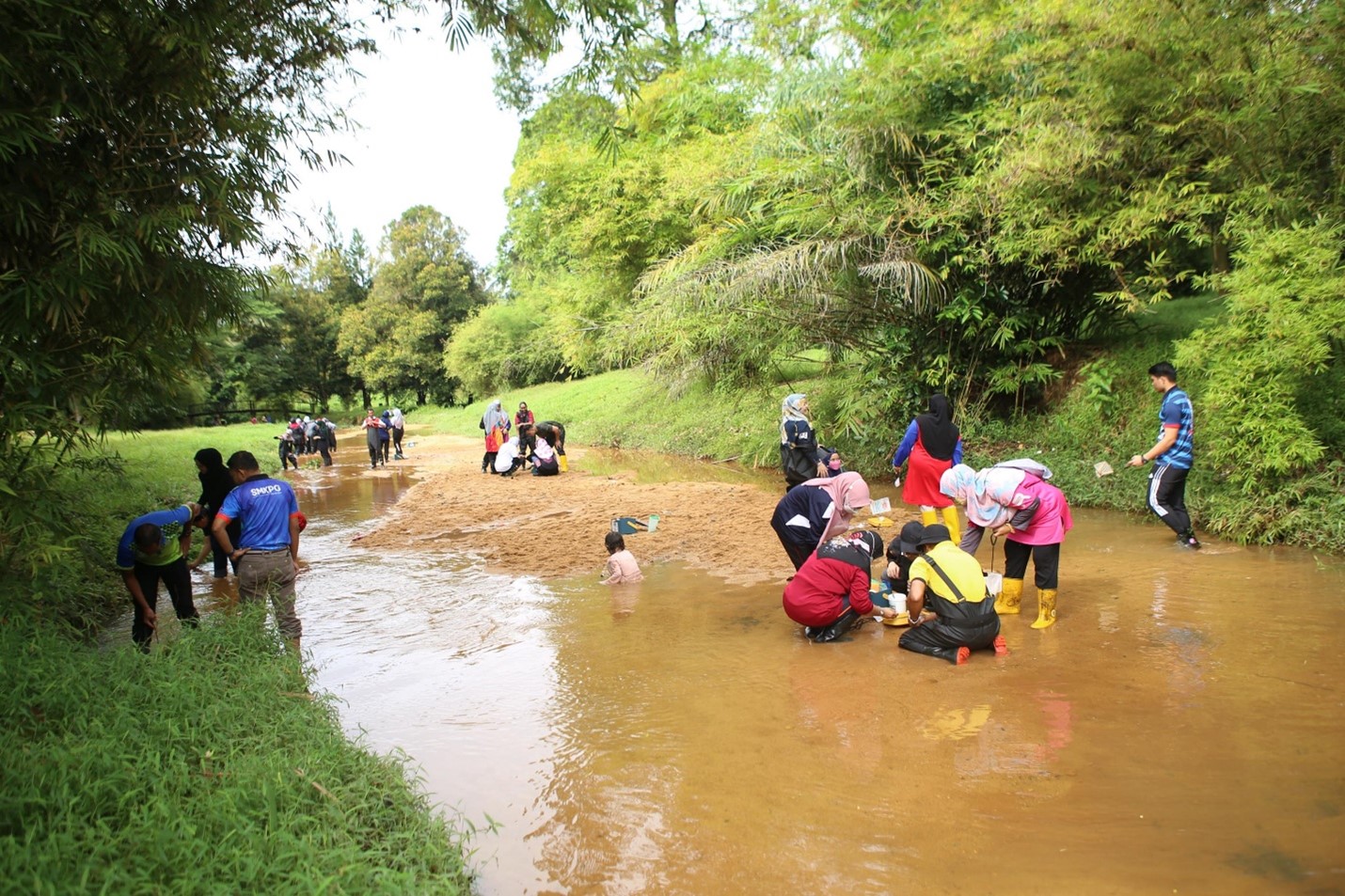 Pensyarah UTHM bantu guru sekolah kenal pasti kualiti air Sungai Buluh