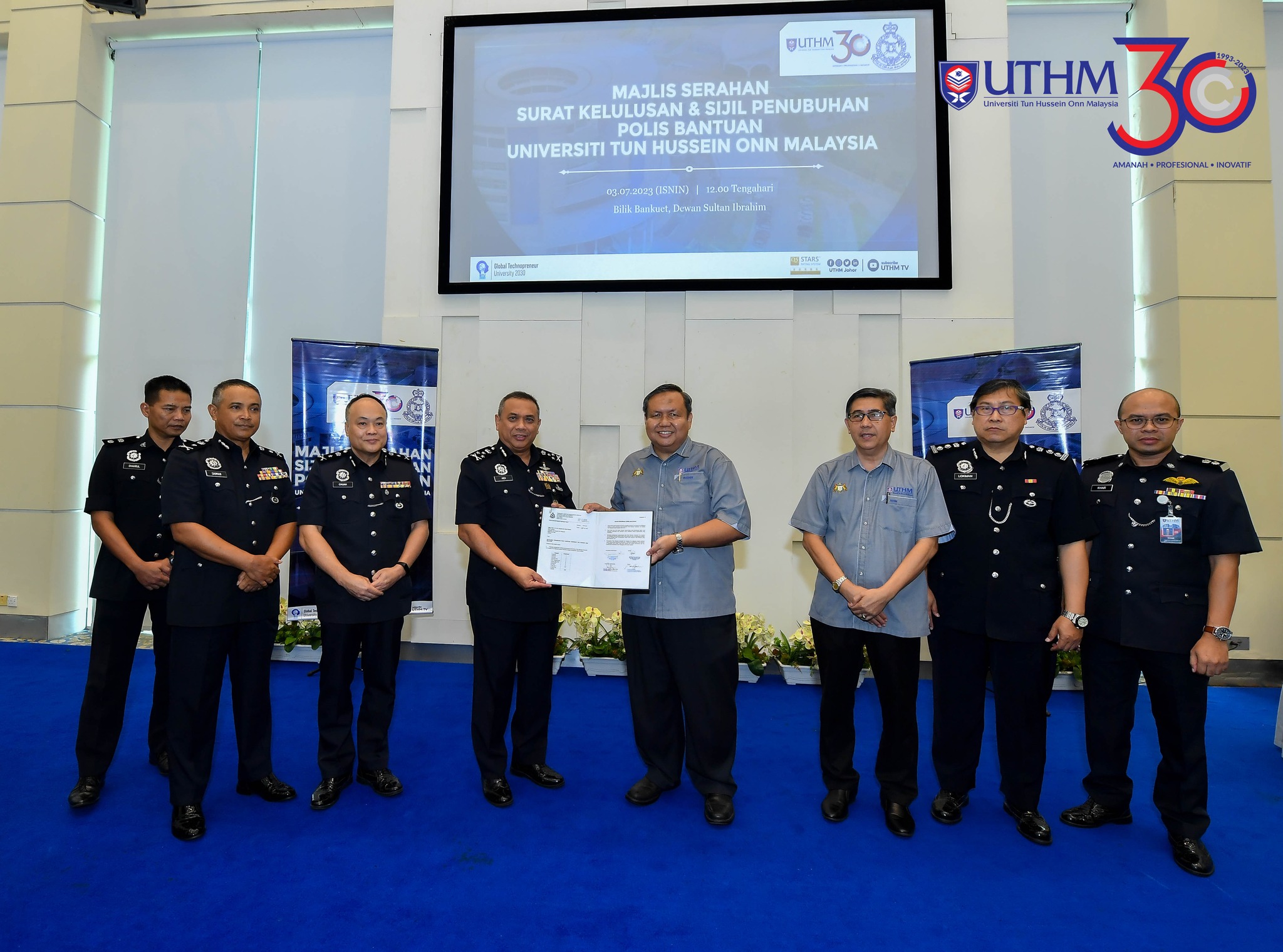 UTHM tubuh skuad Polis Bantuan, terima sijil penubuhan daripada PDRM