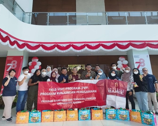 10 pelajar Teknologi Makanan UTHM sertai International Summer Course di Universitas Bakrie, Indonesia