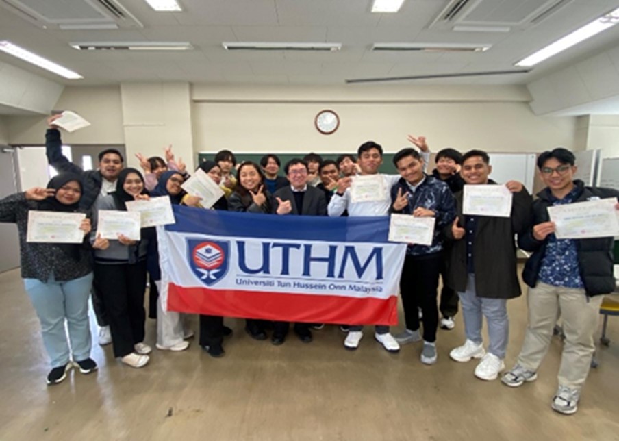 Sembilan pelajar FKAAB ke Hiroshima sertai Sakura Science Exchange Programme