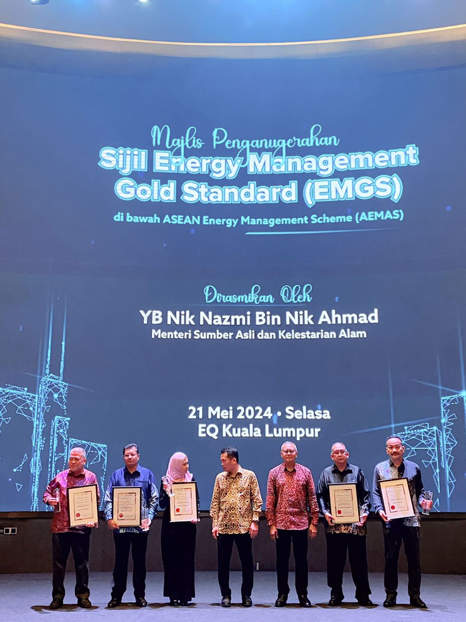 UTHM peroleh Pensijilan 2-Star Energy Management Gold Standard, raih Anugerah Khas Pencapaian Terbaik Institusi Pendidikan