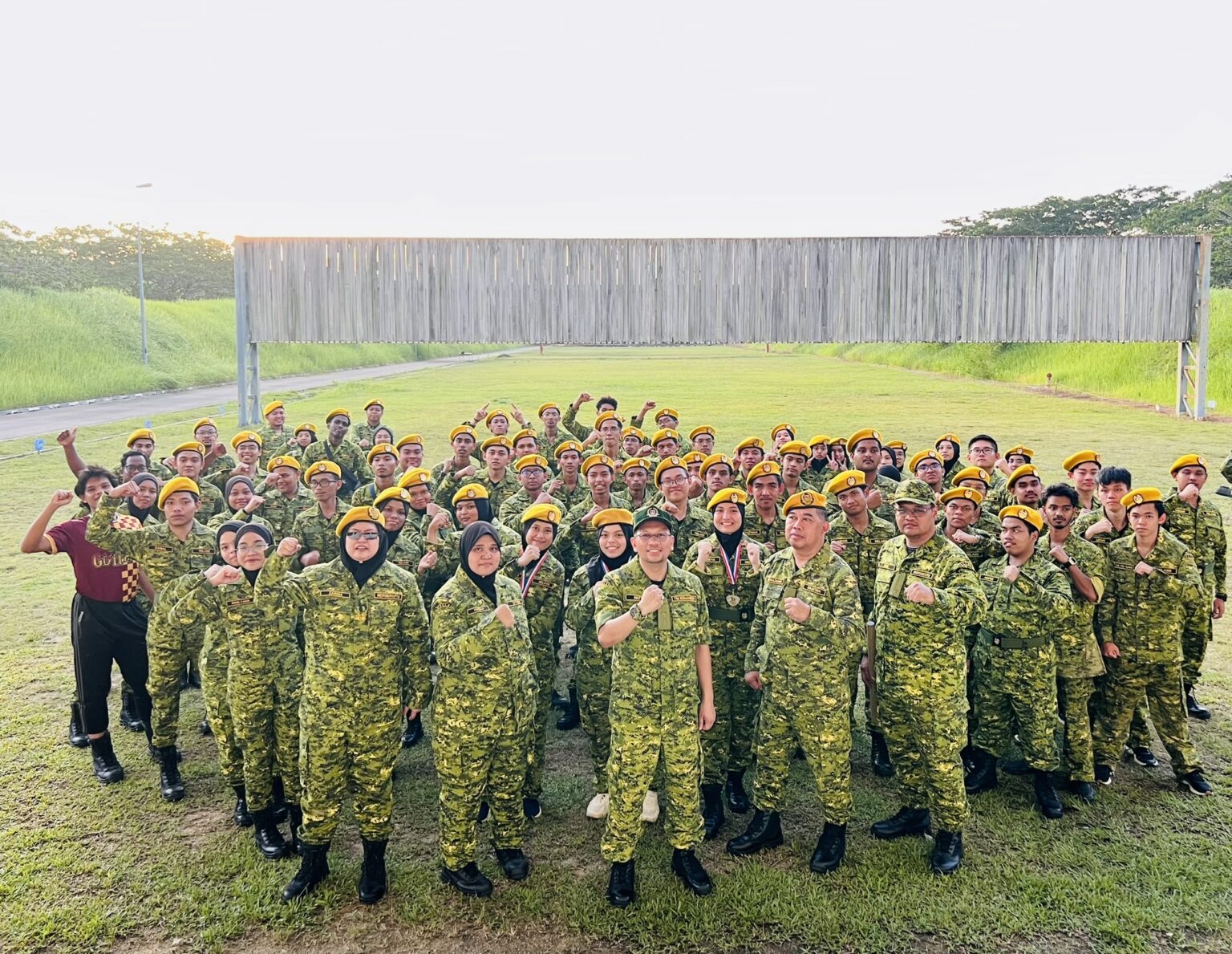 Pelatih RELASIS UTHM sertai Ujian Kemahiran Menembak RELASIS Zon Selatan, raih tiga kemenangan