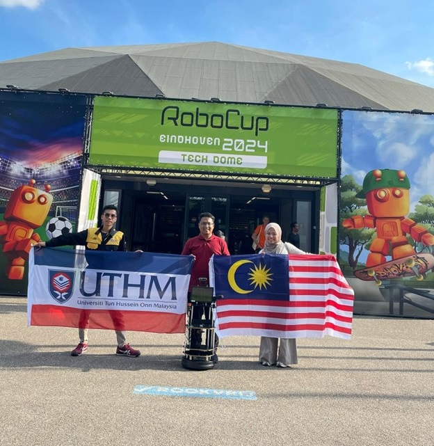 Pertaruh HUSSEIN-Bot, pelajar UTHM raih anugerah di pertandingan World RoboCup 2024