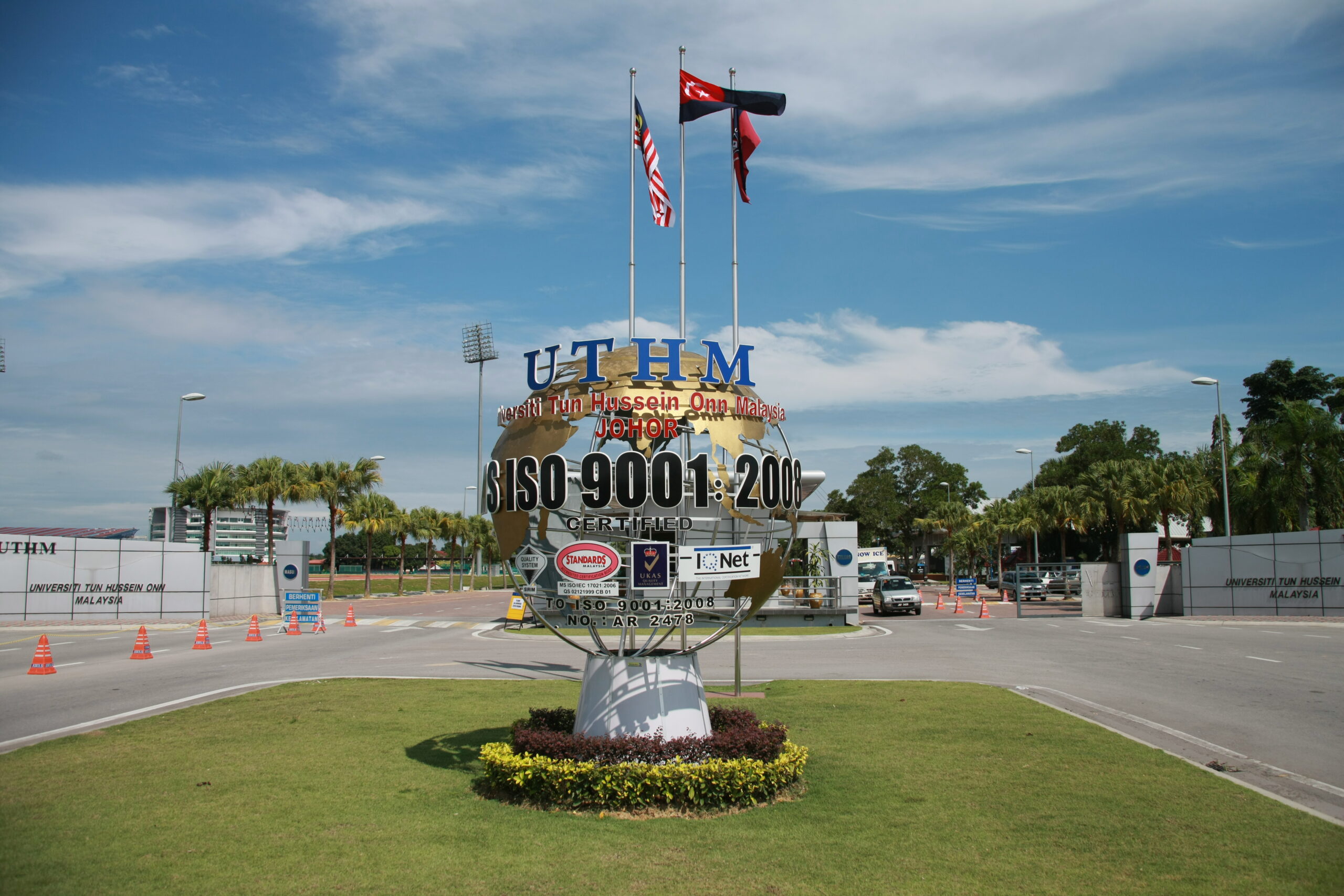 UTHM-Batu Pahat District Office Collaboration for 350 Community Development Programmes