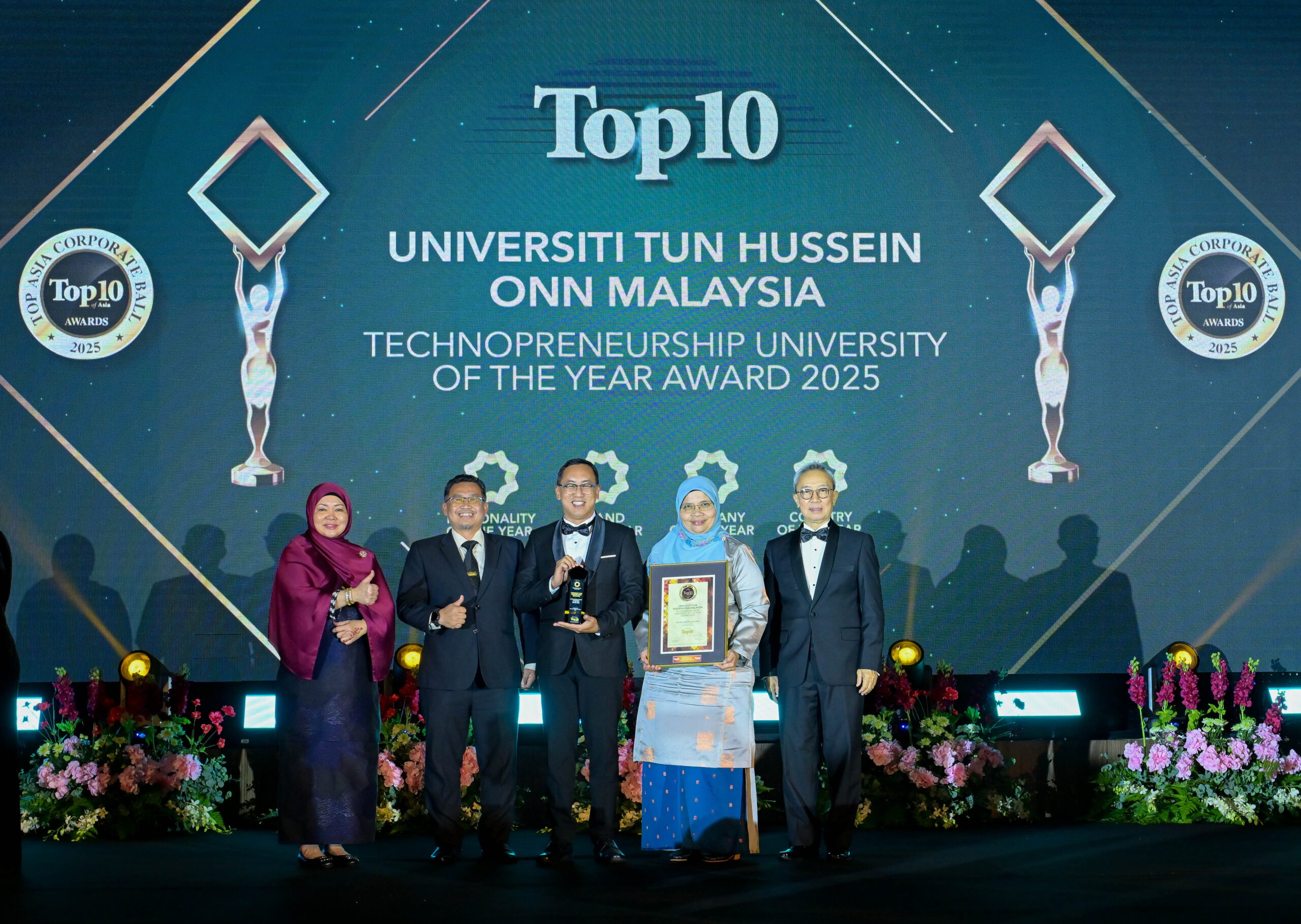 UTHM raih anugerah ‘Technoprenuership University Of The Year 2025’ di pentas Asia