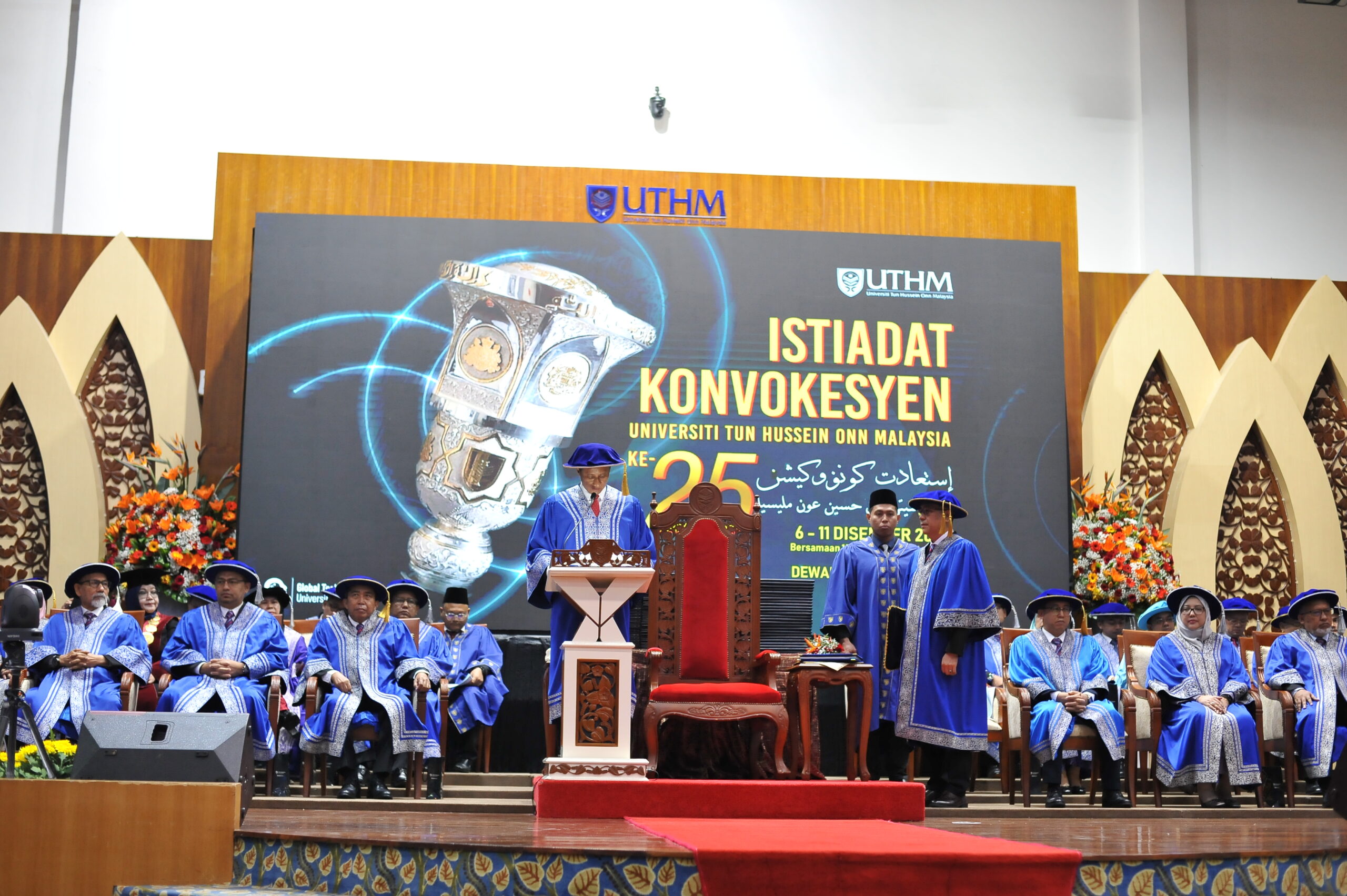 Konvokesyen UTHM ke-25: 4915 graduan UTHM terima ijazah