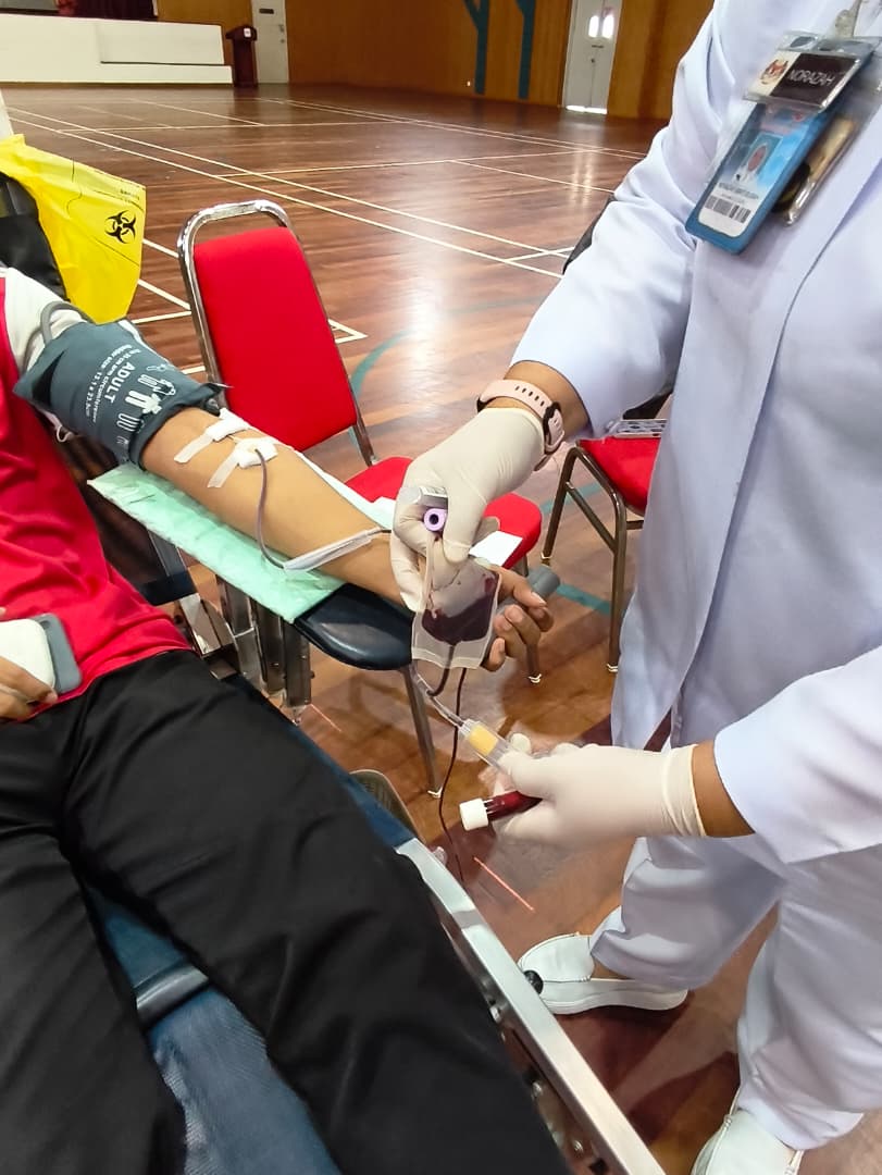 Warga UTHM-KCP raikan tahun baharu dengan menderma darah