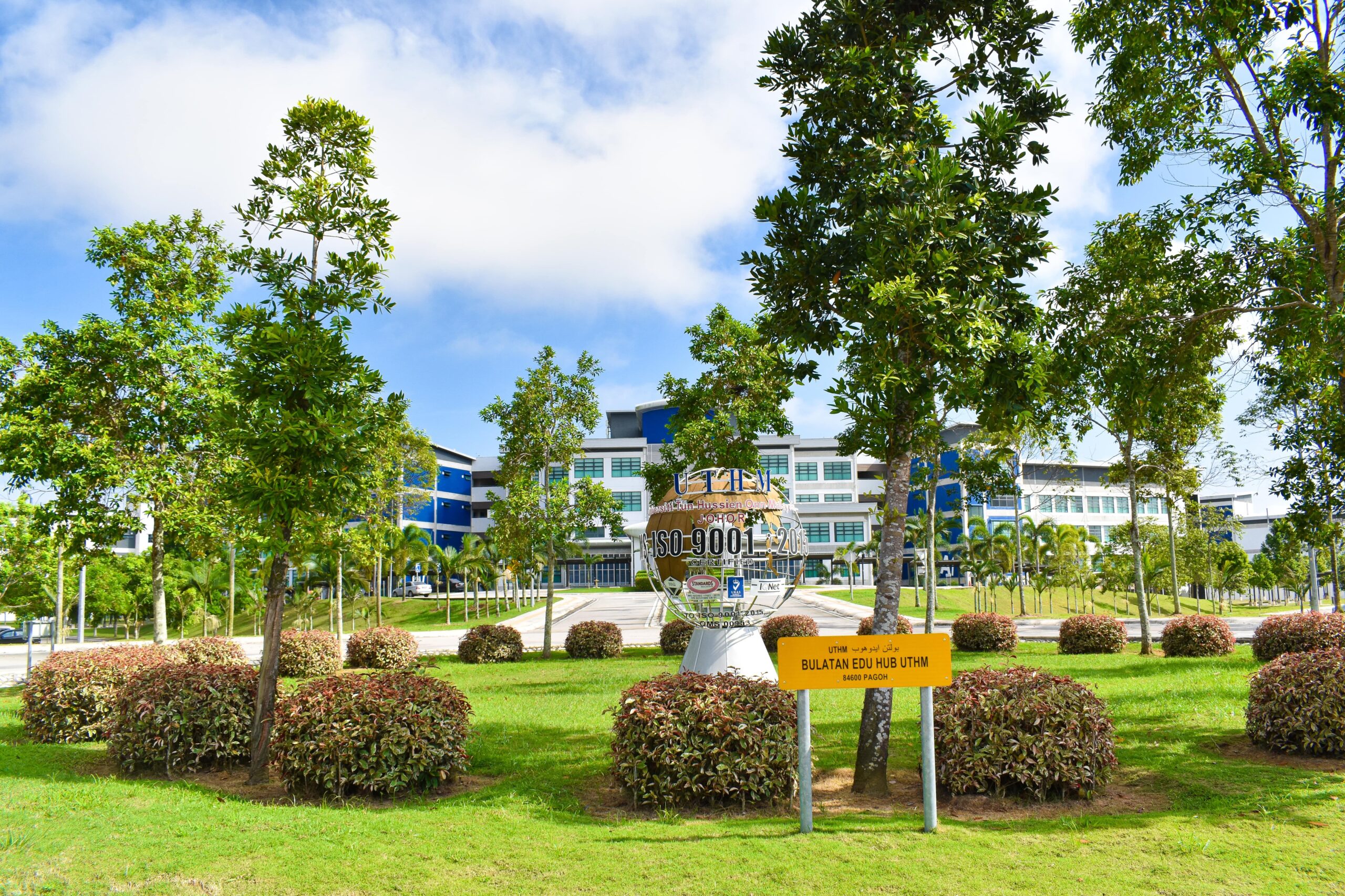 Universiti: Menara ilmu atau muzium teknologi?