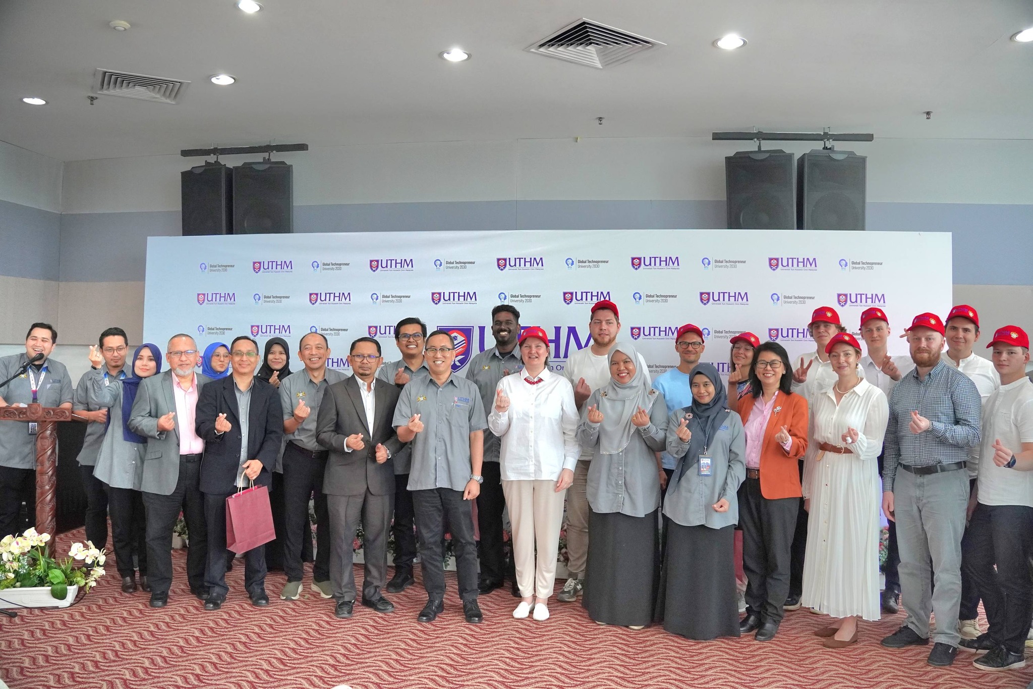 UTHM strengthens international collaboration with Russian University of Transport (RUT)