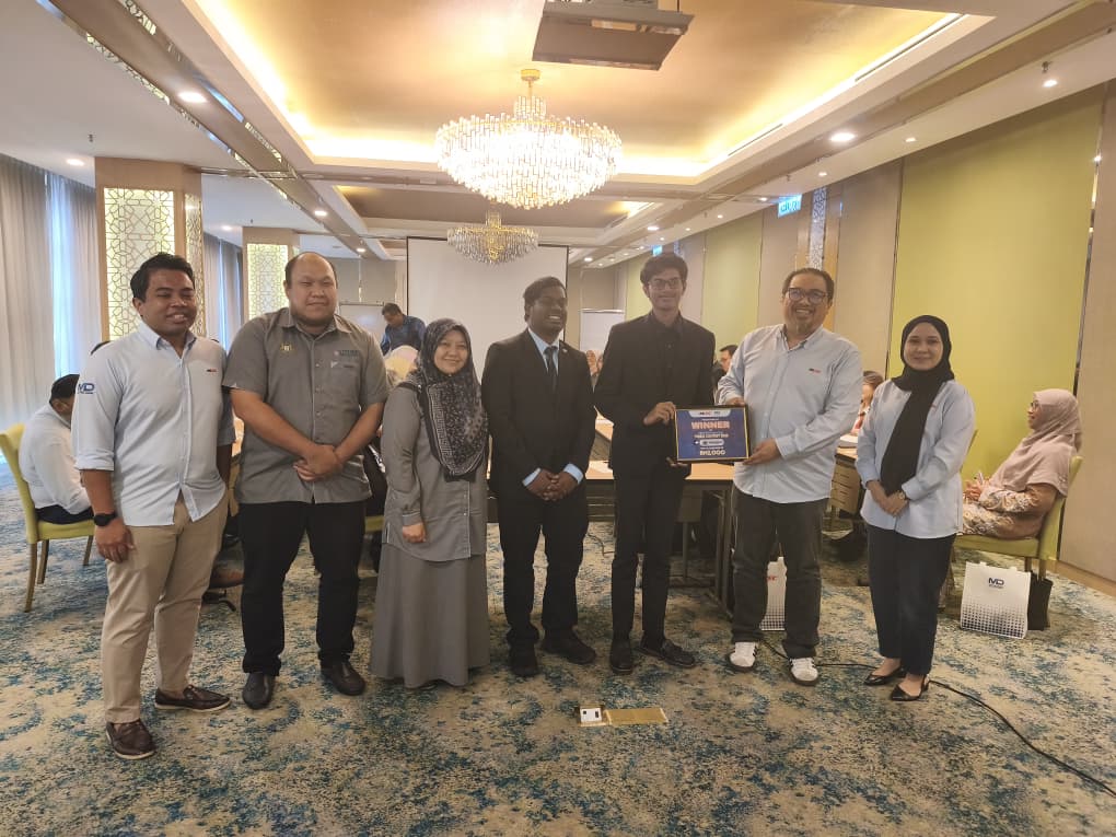 UTHM faculty stand strong for Premiere Digital Tech Institution recognition